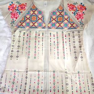 New Chicyea Cream Color Printed Blouse Size XL Short Sleeves